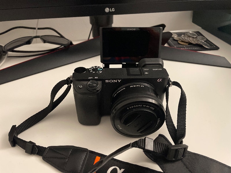 Sony a6400 Mirrorless Camera with 1650mm OSS Lens Kit Cameras