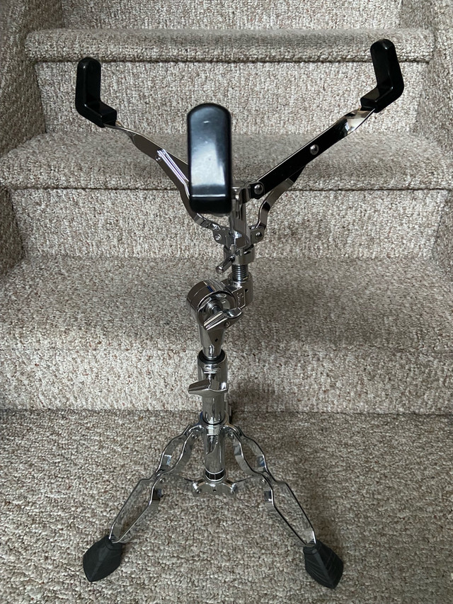 PEARL HD SNARE STAND in Drums & Percussion in Calgary - Image 2