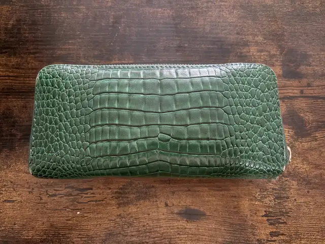Guess Wallet in Women's - Bags & Wallets in Kitchener / Waterloo - Image 3