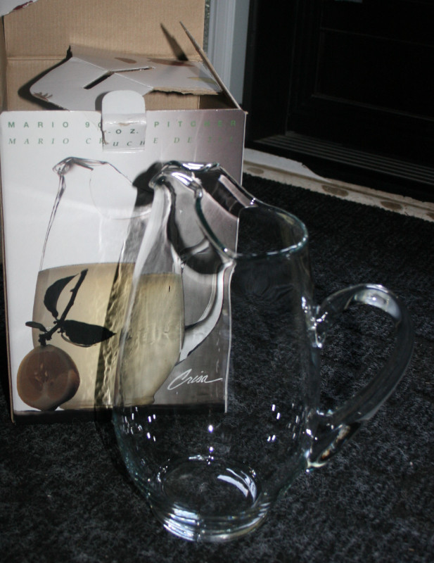 Crisa water / juice Pitcher 90 oz in Other in Oakville / Halton Region