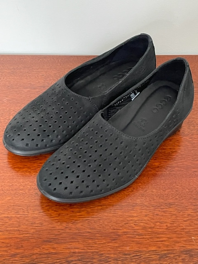 New Ecco nubuck women's shoes., View more