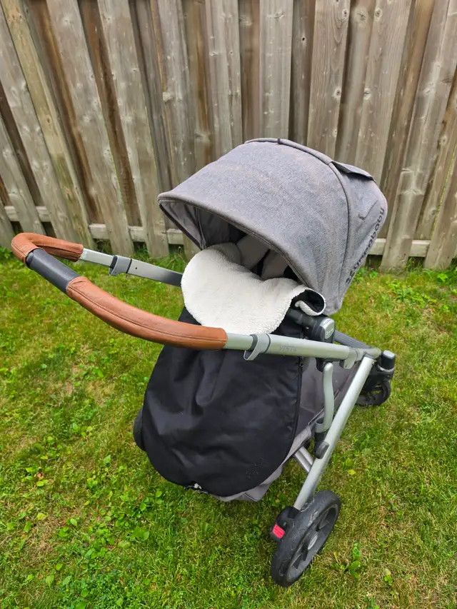 Uppababy Vista stroller in Strollers, Carriers & Car Seats in City of Toronto - Image 3