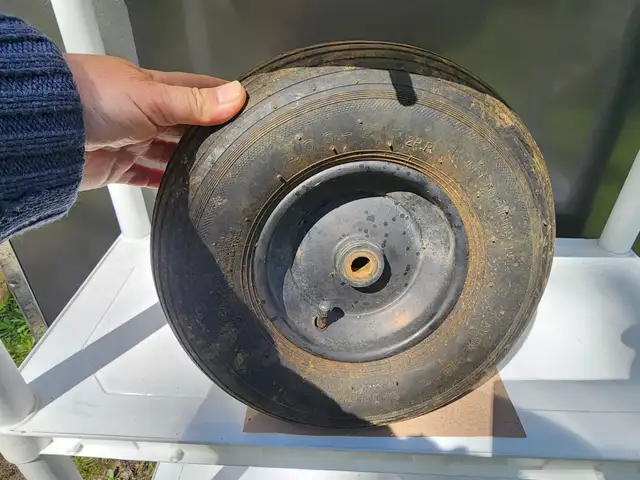Wheelbarrow Wheel & Rim Combination 4.00x6" No Cracks Holds Air in Outdoor Tools & Storage in Windsor Region - Image 7