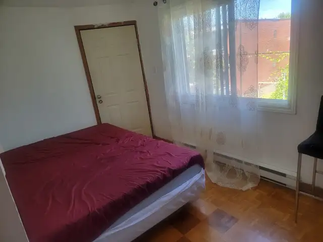 Room for rent in shared accommodation in LaSalle for $70063436971689347121