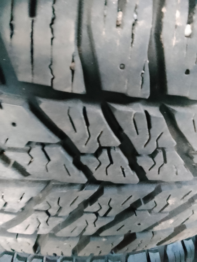 Chrysler 300 winter package *Reduced* in Tires & Rims in Markham / York Region - Image 2