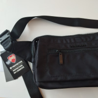 NWT fanny belt bag with RFID protective lining Sac de ceinture