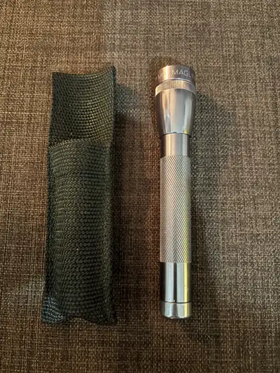 Mini Maglite flashlight, View more
