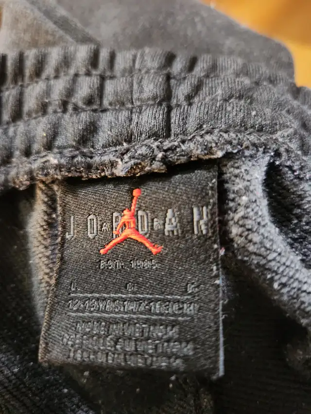 2 paires de pantalons enfant. 12-13 ans in Kids & Youth in Laval / North Shore - Image 3