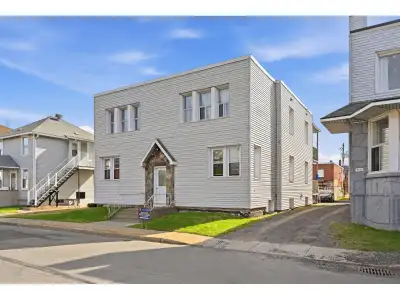 Joli 4 ½ avec 2 chambres. 904 rue Bouvier, Sorel-Tracy Salle de bain complétement refaite et espace...