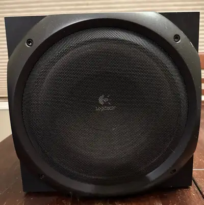 Subwoofer only. Works and sounds great. Works with the Logitech Z-5500 speaker system. Public meetup...