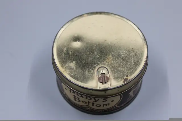 Vintage Baby's Bottom Tobacco Ttin in Arts & Collectibles in London - Image 6