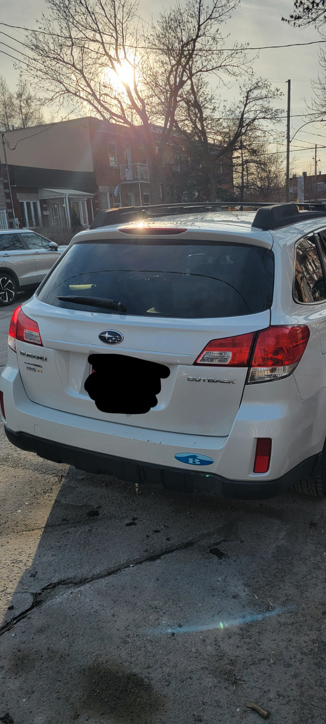 VOITURE SUBARU OUTBACK dans Autos et camions  à Ville de Montréal - Image 4