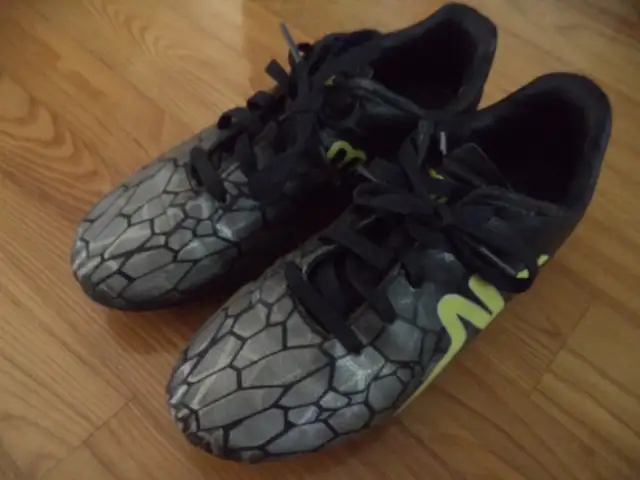 Chaussures et articles de soccer Junior in Soccer in Longueuil / South Shore - Image 11