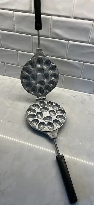 Vintage Oreshnitsa Nut Cookie Mold, View more