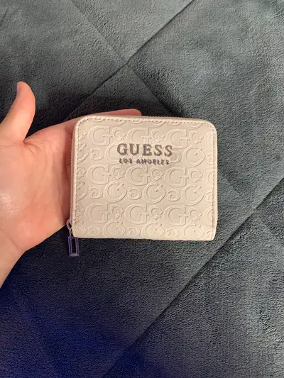 Guess wallet . Posted in clothing, women's - bags, wallets in City of Montréal. July 23, 2022