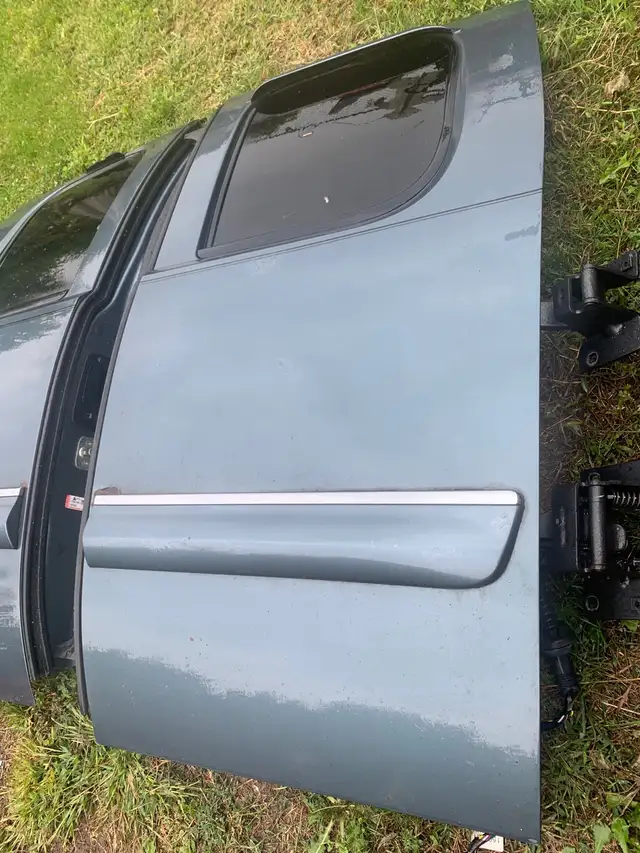2007-2013 GMC Sierra Chevy Silverado extended cab rear doors in Other in Hamilton - Image 3