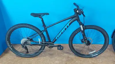 ($200 OFF) 22 Giant Talon 1 XS/S Black or Hematite, View more