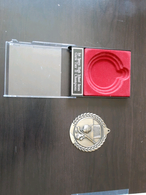 Bronze Medal High School Series Girls Ice Hockey 1997 in Arts & Collectibles in London - Image 6