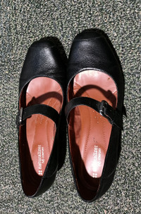 Genuine leather upper black dress shoes