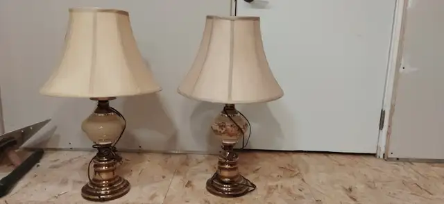 Table lamps in Indoor Lighting & Fans in Markham / York Region - Image 3
