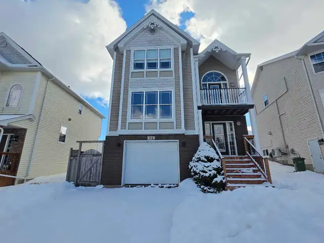 Beautiful Royale Hemlocks Home at Cutter Dr.!