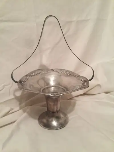 AN  PICK UP : CROW FOOT LIBRARY ( NW )  ANTIQUE SILVER PLATE VAS, View more