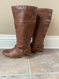 Brown tall boots size 6 | Bottes hautes brun taille 6