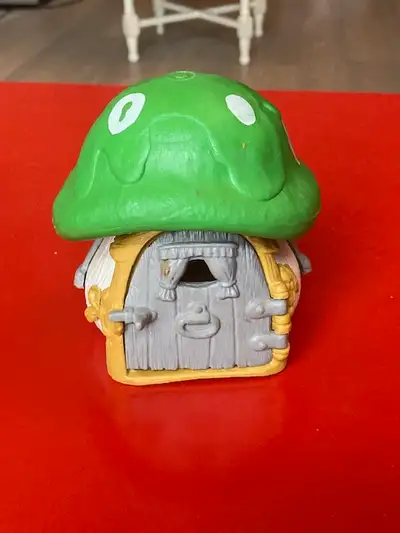 4.0012 Green Smurf Cottage. Here is the small Green Smurf Cottage from the 1970s. This Smurf cottage...