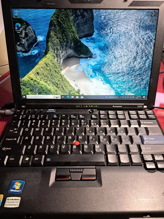 Lenovo ThinkPad X201 Ultrabook Laptop in Laptops in City of Montréal - Image 2