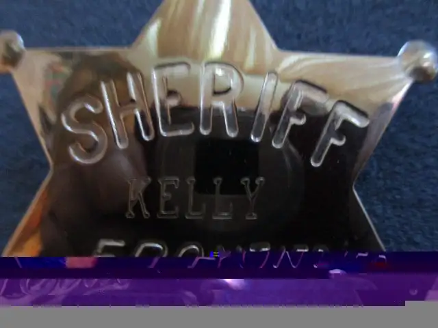 2 VINTAGE FRONTIER TOWN SHERIFF BADGES-1950'S-NEW YORK-CLEAN! in Arts & Collectibles in Laval / North Shore - Image 7