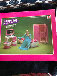 1977 Barbie Dream House Furniture with box 