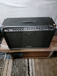 Behringer V-Tone GMX212 Amp