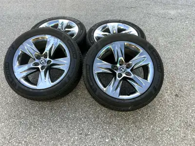 Selling a set of original 19''Toyota Sienna Winter Tires Package Michelin Alpin 5 Winter Tires 235/5...