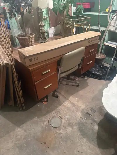 Free Desk , View more
