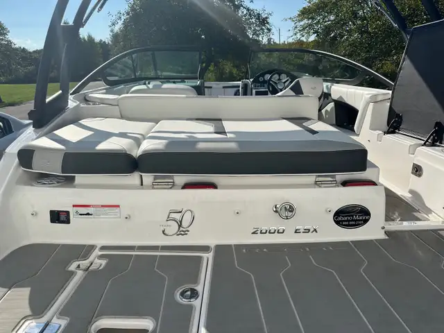 2022 Regal 2000 ESX in Powerboats & Motorboats in Saint John - Image 10