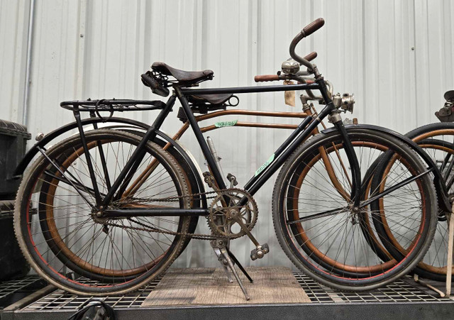 Vintage CCM Bicycles in Arts & Collectibles in Ottawa - Image 2