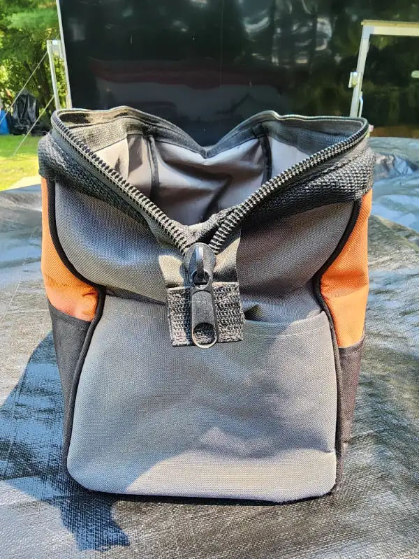 Ridgid Canvas Tool Bag With Zipper & 8 Pockets Inside 8 Outside in Tool Storage & Benches in Windsor Region - Image 4