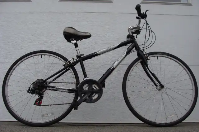 Norco Vélo Hybrid Bike 700x35C 21-vit./spd. T.BEAU/V.GOOD in Cruiser, Commuter & Hybrid in Laurentides - Image 2