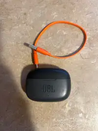 JBL Vibe 200TWS bluetooth ear buds