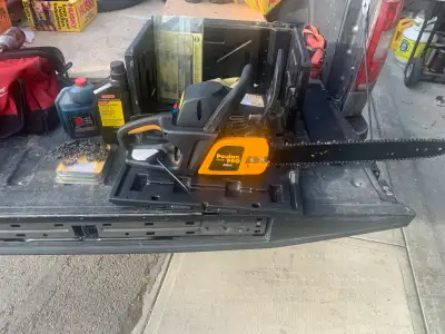 Great shape saw, about 8 years old but only 75ish hours on it. Starts and runs great, comes with bar...