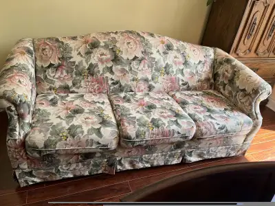 Very new three-person couche, View more