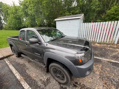 2009 Toyota Tacoma For Sale: 4.0L V6 4X4. Good shape and runs well. Access cab, power windows and lo...