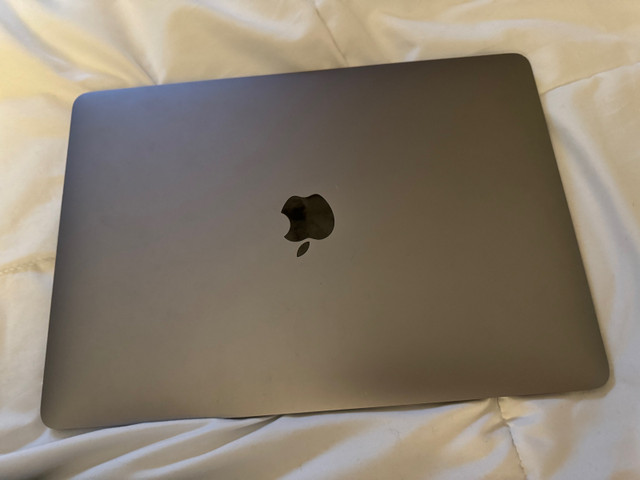 MacBook Air 2018 in Laptops in Edmonton - Image 3