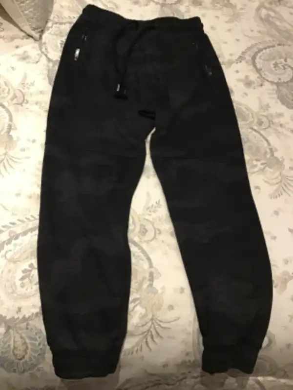 Teen girls clothing size Small in Kids & Youth in Barrie - Image 2