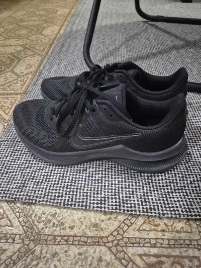 Nike noir – excellente condition – pointure 8.5, View more