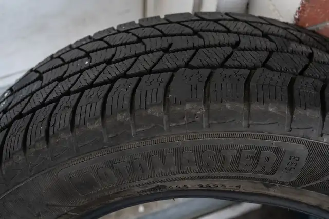 4 winter tires 205/60R16 (used) in Tires & Rims in City of Toronto - Image 4