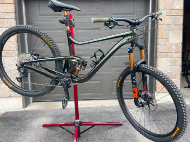 SOLD: 2023 Fox 34 Factory Fork 29 w Grip2, 140mm, 44mm offset in Mountain in Ottawa - Image 2