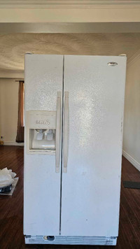 Whirlpool Refrigerator with icemarker