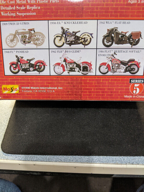 Harley-Davidson Motorcycles Series 5  (Die Cast Replica) in Other in Ottawa