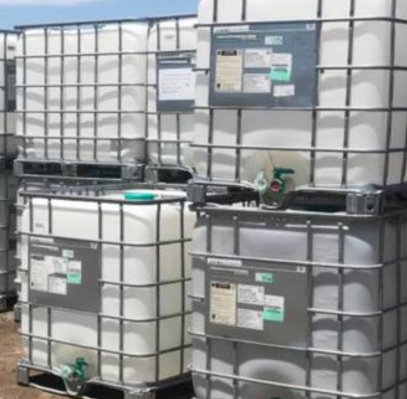 1000 LITRE 275 GALLON IBC TOTES WATER TANKS FOR GARDEN DRINKING